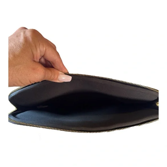 Kate Spade Black and White Striped Laptop/Tablet Sleeve EUC - Picture 8 of 10